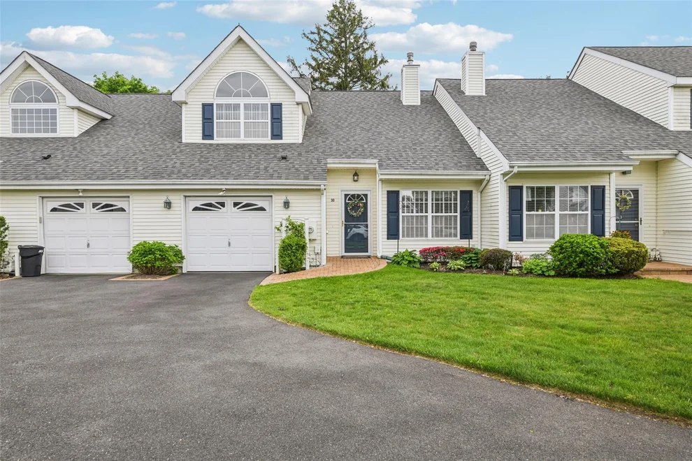 Unit for sale at 30 Joyces Way, Islip, NY 11706