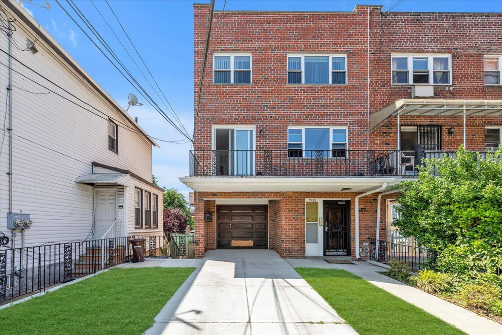 Unit for sale at 69-28 43rd Avenue, New York, NY 11377