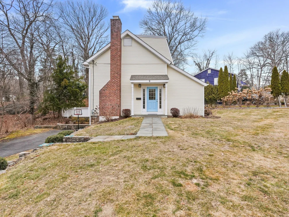 Unit for sale at 9 Beechwood Road, Greenburgh, NY 10530