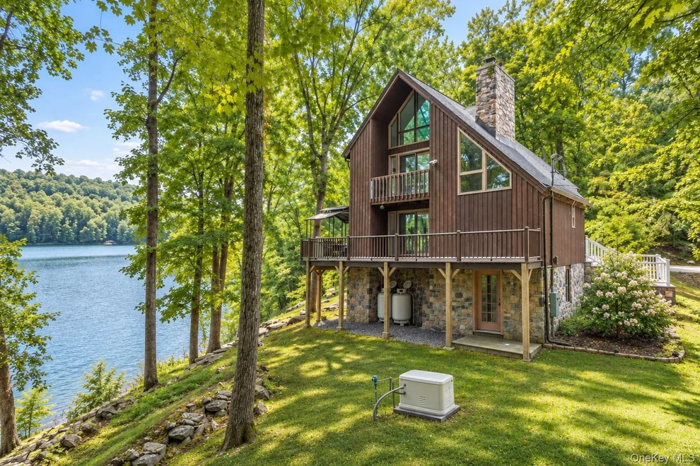 Unit for sale at 17 Tiger Trail W, Carmel, NY 10512