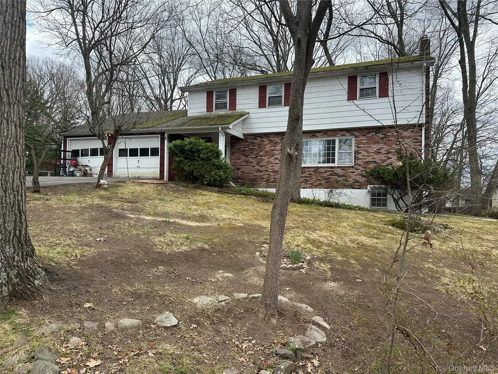 Unit for sale at 13 Ashwood Terrace, Newburgh (Town), NY 12550