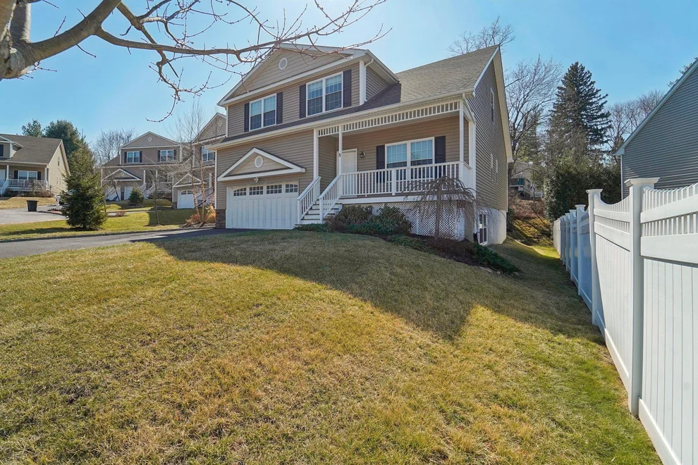 Unit for sale at 8 Thornton Hill, Ossining, NY 10562
