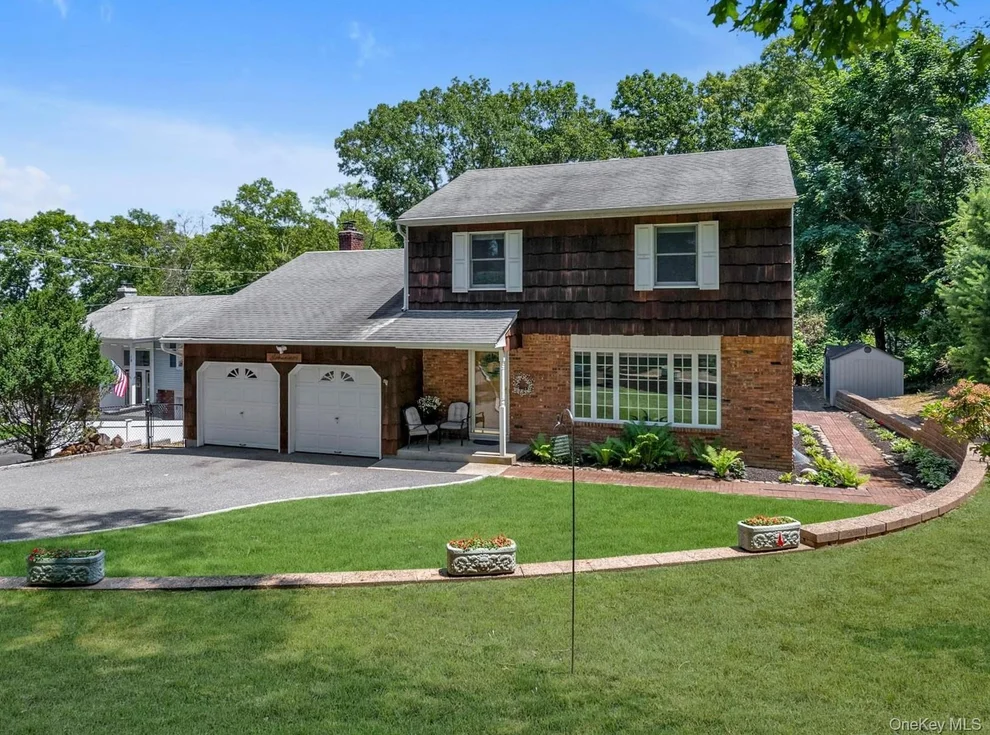 Unit for sale at 17 Broadview Avenue, Smithtown, NY 11754