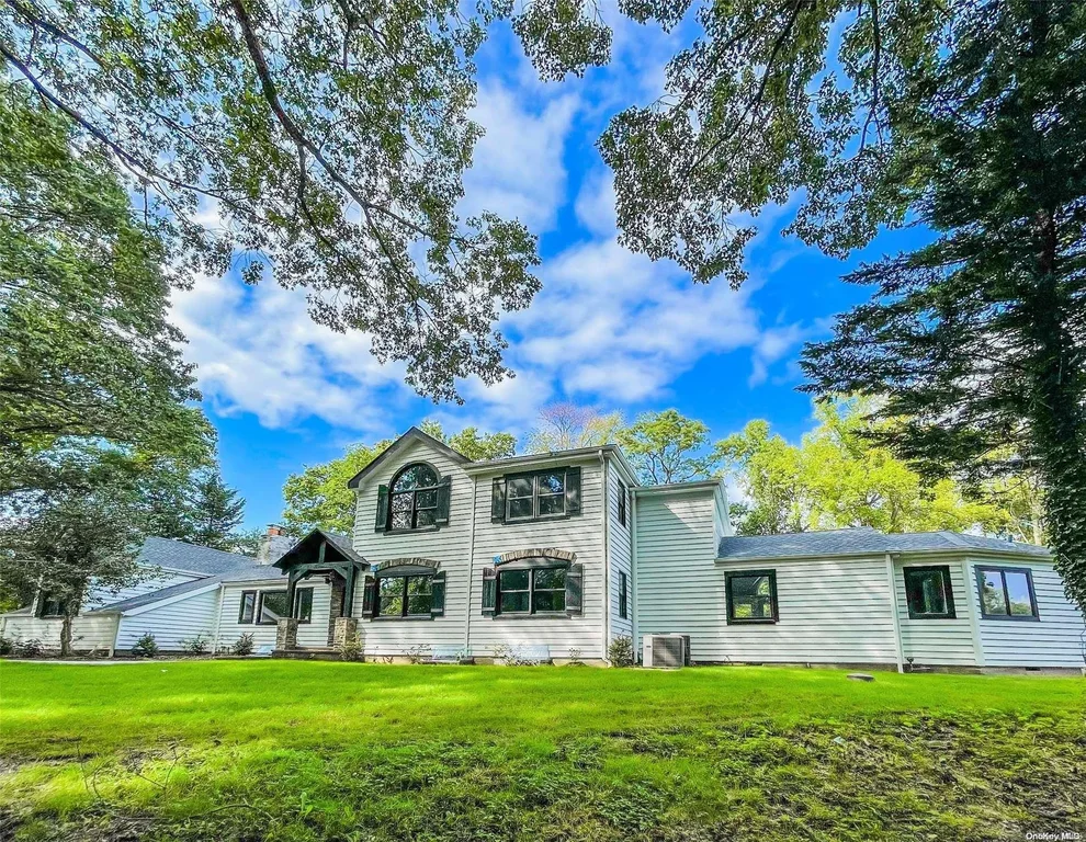 Unit for sale at 7 Harbor Hill Drive, Huntington, NY 11743