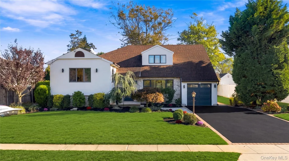 Unit for sale at 1954 Brook Park Drive, Hempstead, NY 11566