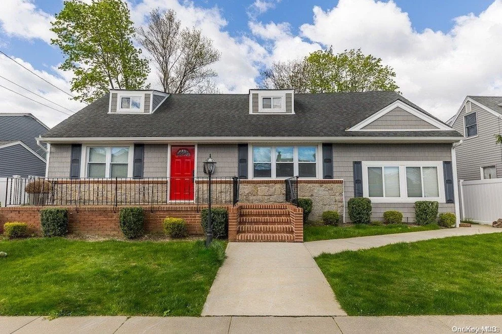 Unit for sale at 14 Southard Drive, Hempstead, NY 11558