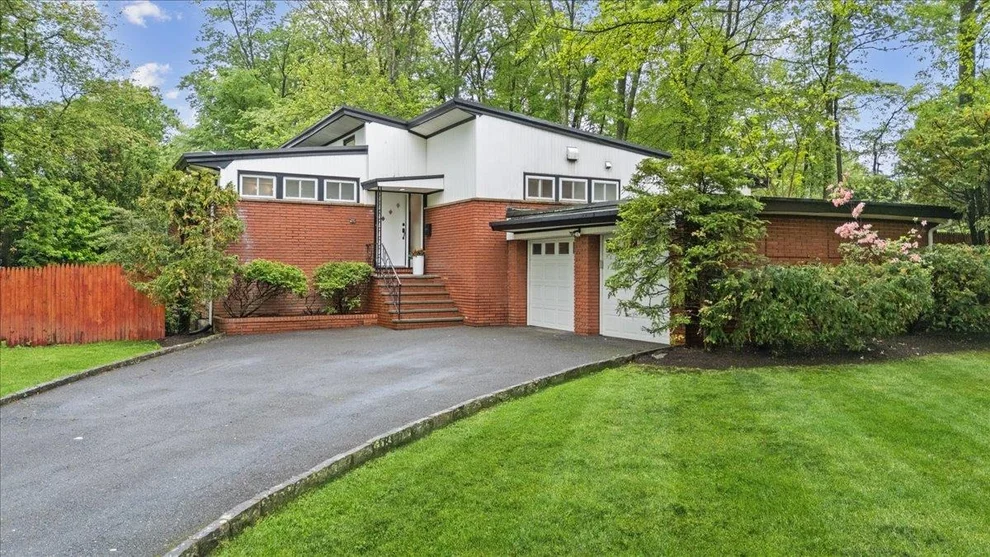 Unit for sale at 105 Highland Road, Greenburgh, NY 10583
