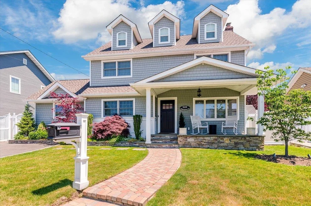 Unit for sale at 309 Philadelphia Avenue, Oyster Bay, NY 11762