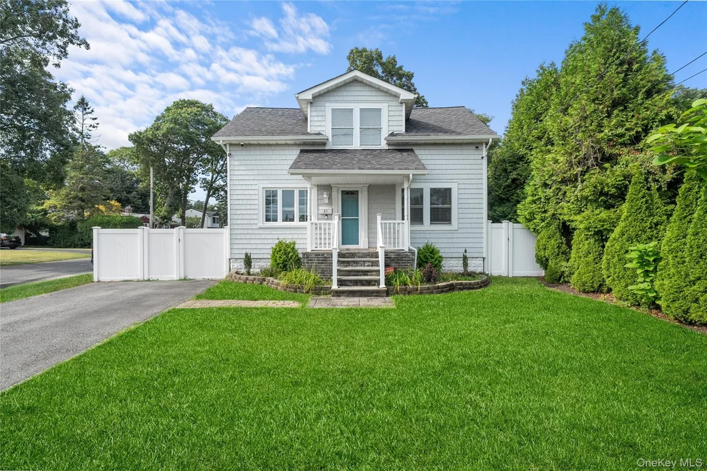 Unit for sale at 21 Adams Street W, Islip, NY 11730