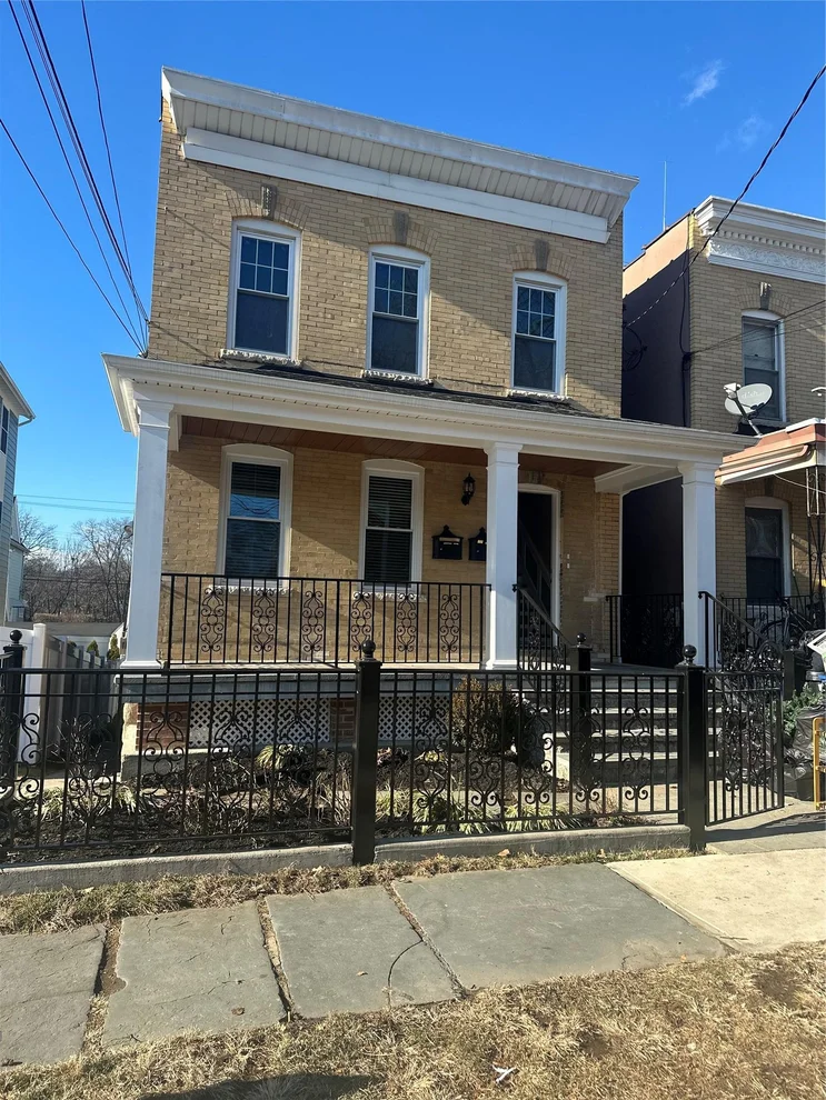 Unit for sale at 434 Locust Street, Mount Vernon, NY 10552