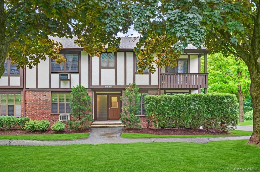 Unit for sale at 631 Sierra Vista Lane, Clarkstown, NY 10989