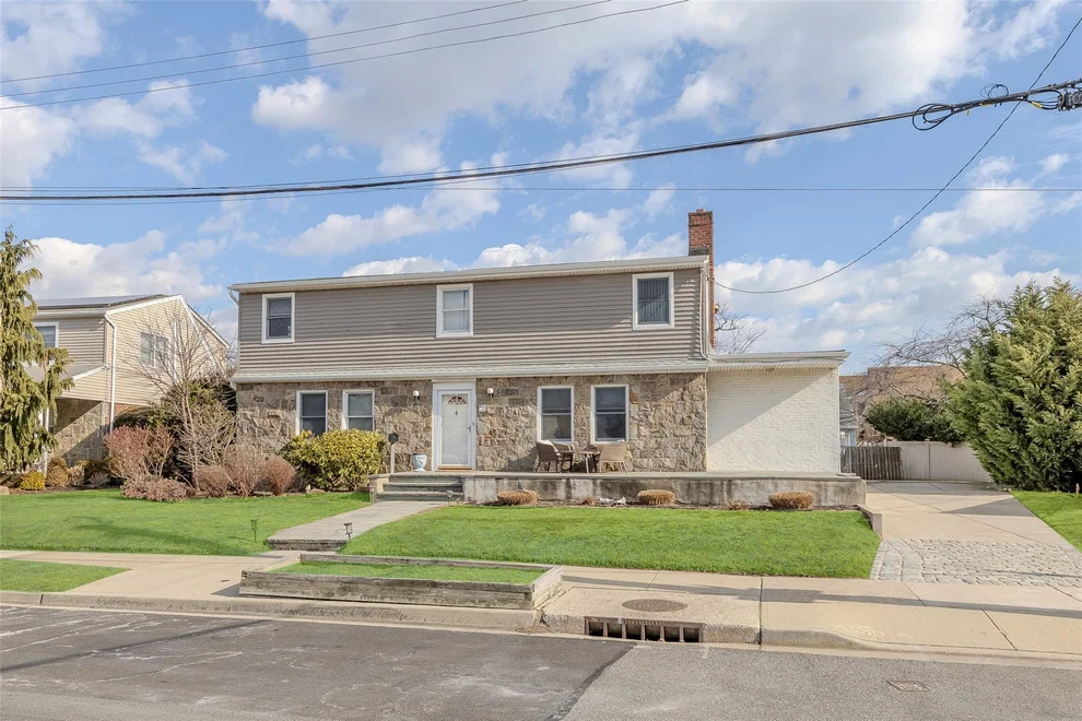 Unit for sale at 2 Fairway Road, Hempstead, NY 11561