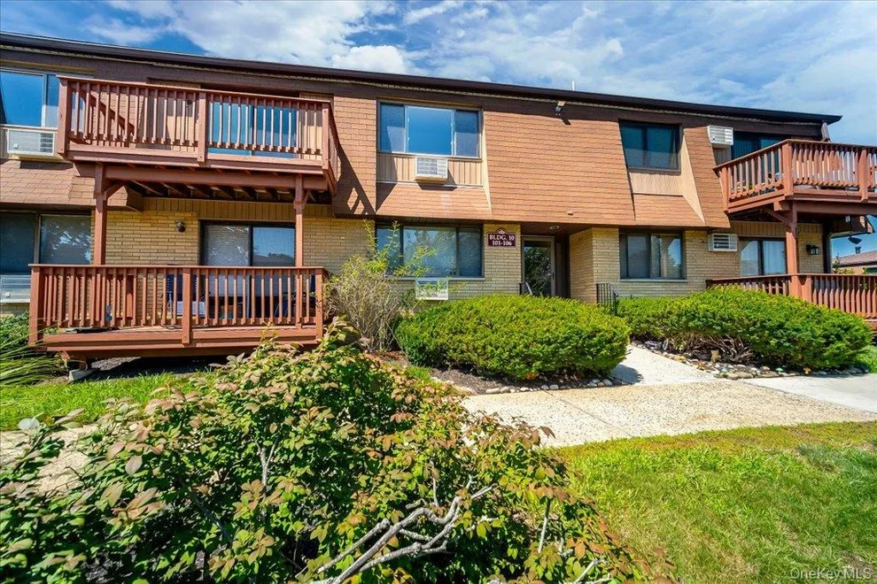 Unit for sale at 106 Richard Court, Haverstraw, NY 10970