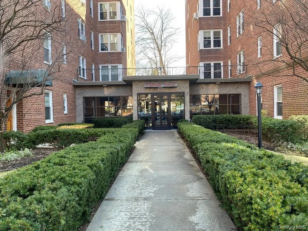 Unit for sale at 625 Gramatan Avenue, Mount Vernon, NY 10552
