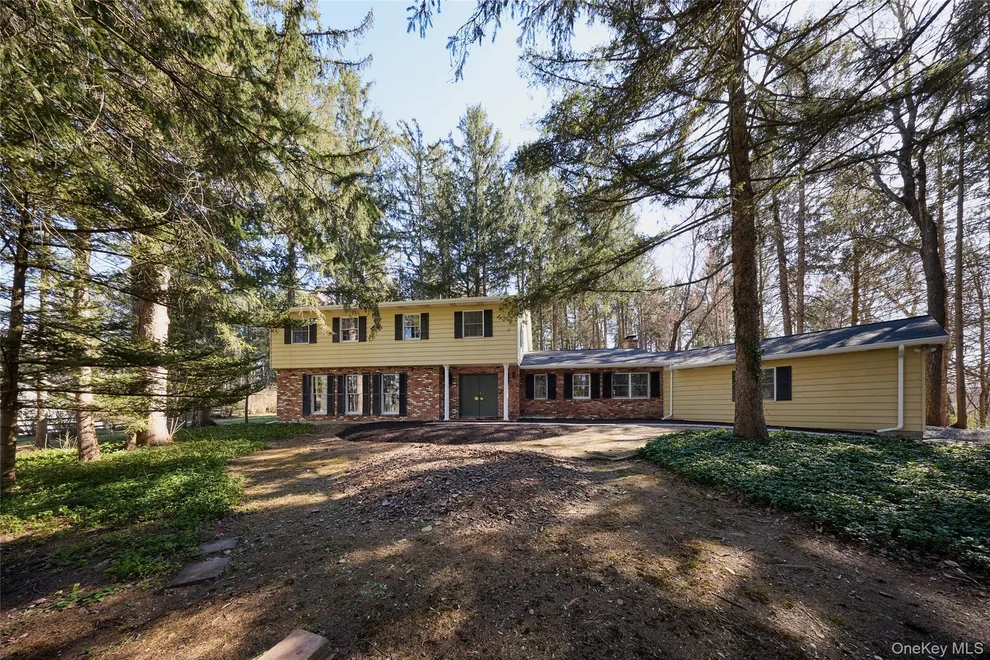 Unit for sale at 5 Genung Court, East Fishkill, NY 12533
