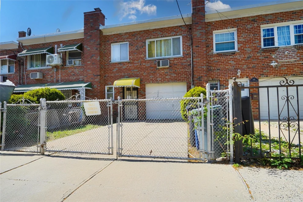 Unit for sale at 850 E 231st Street, New York, NY 10466