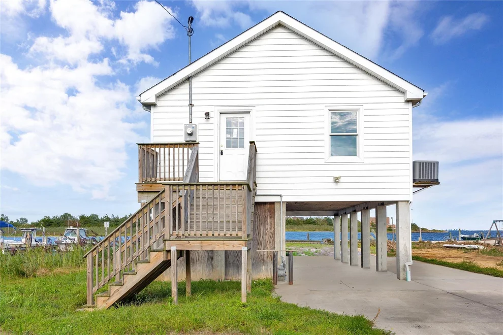 Unit for sale at 823 Venetian Boulevard, Babylon, NY 11757