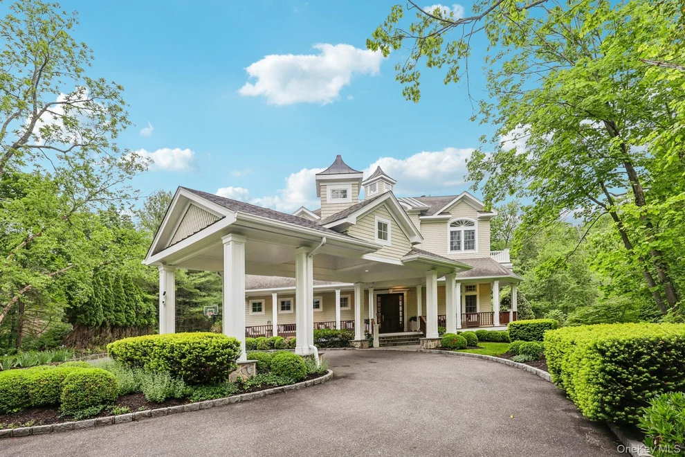 Unit for sale at 5 Mill Road, Huntington, NY 11743