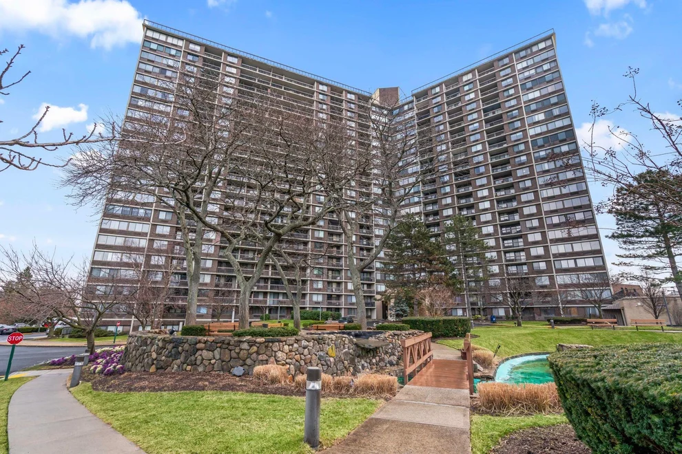 Unit for sale at 2 Bay Club Drive, New York, NY 11360
