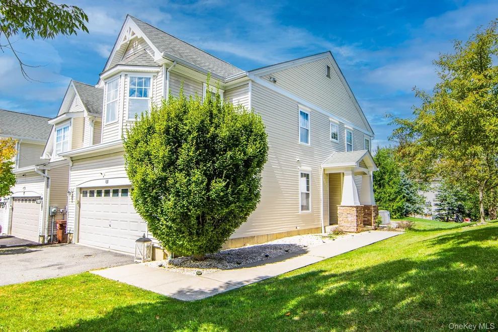 Unit for sale at 11 Cobblestone Lane, Middletown, NY 10940