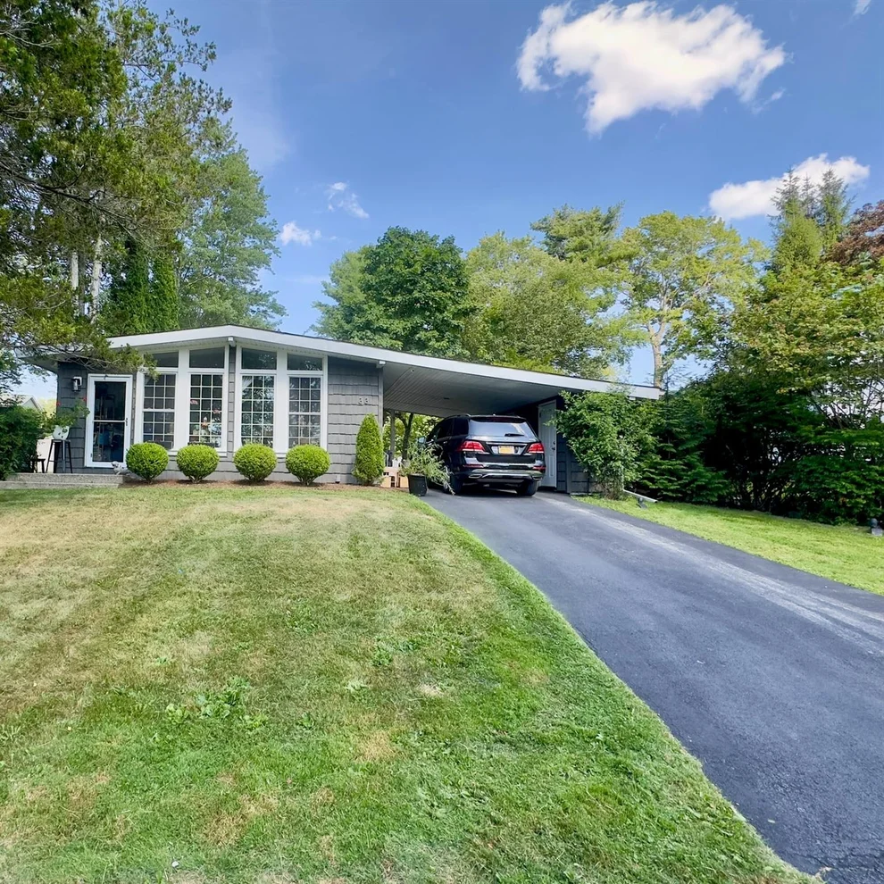 Unit for sale at 33 Crescent Circle, Thompson, NY 12775