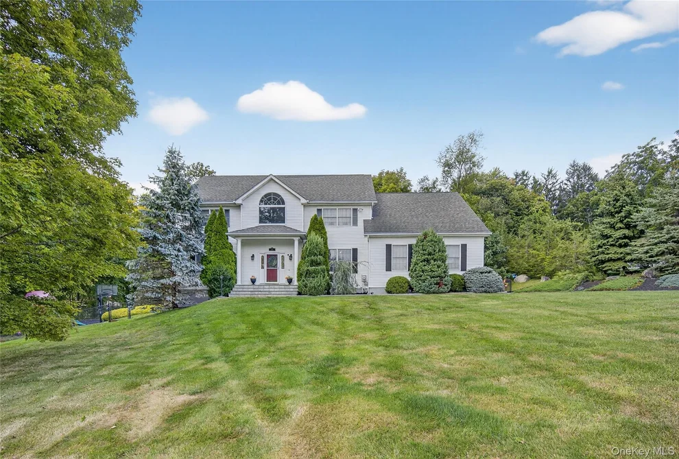 Unit for sale at 14 Meadow Crest Drive, Putnam Valley, NY 10541