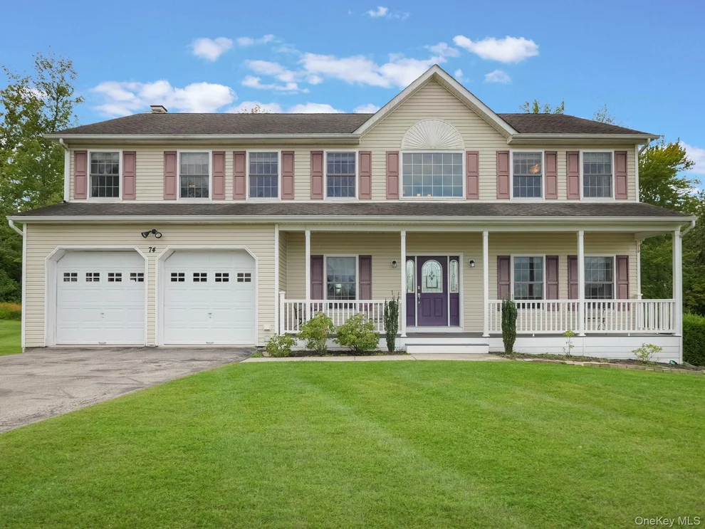 Unit for sale at 74 Red Maple Way, New Windsor, NY 12553