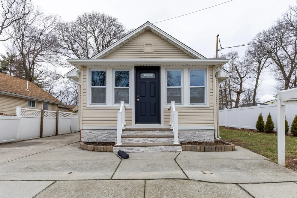 Unit for sale at 83 Stevens Street, Hempstead, NY 11520