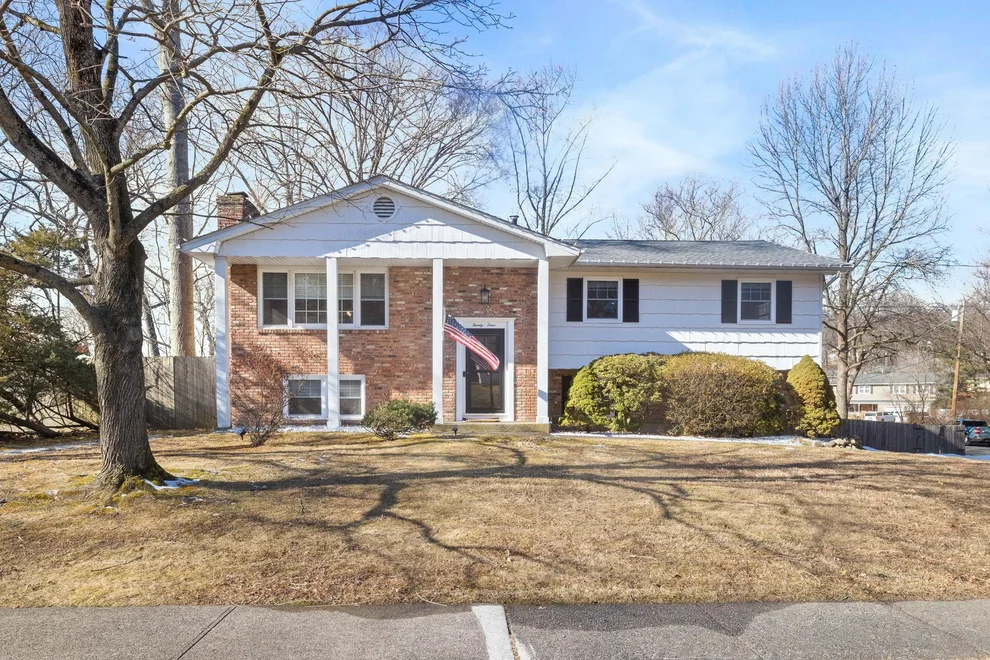 Unit for sale at 24 Hardwood Drive, Orangetown, NY 10983
