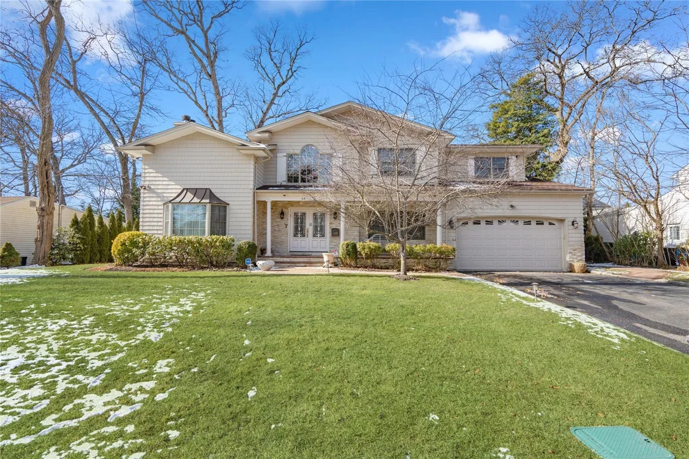 Unit for sale at 45 Old Brick Road, North Hempstead, NY 11577