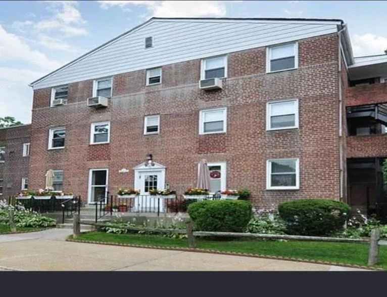 Unit for sale at 14 Leewood Circle, Eastchester, NY 10709