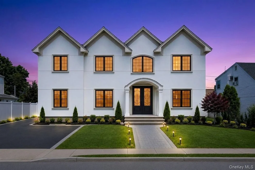 Unit for sale at 35 Hewitt Street, Oyster Bay, NY 11801