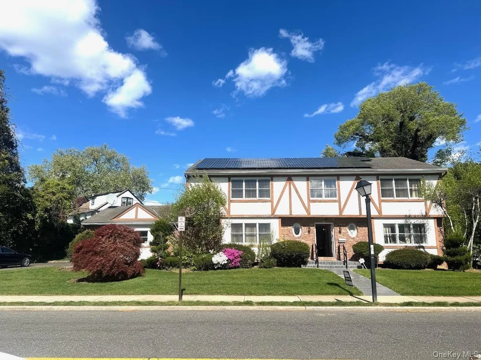 Unit for sale at 28 Polo Road, North Hempstead, NY 11023
