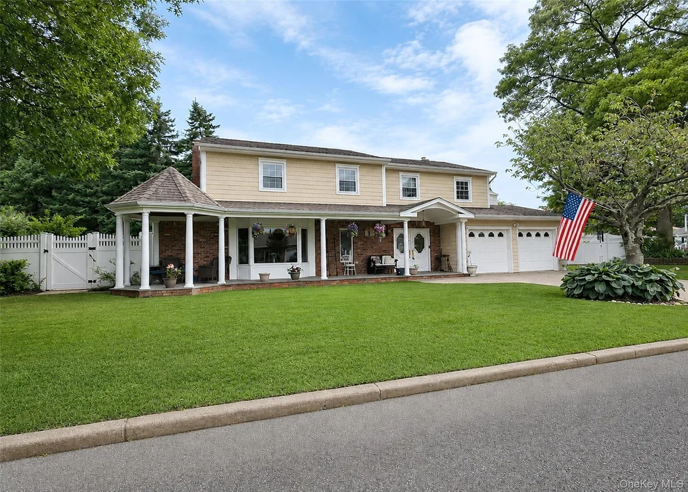 Unit for sale at 4 Royal Oak Court, Islip, NY 11741