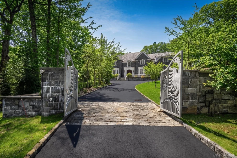 Unit for sale at 3 Vincent Lane, North Castle, NY 10504