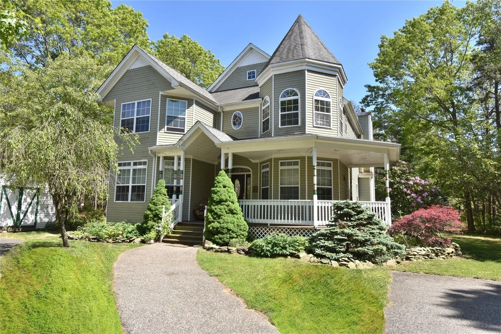 Unit for sale at 183 Middle Island rd. Road, Brookhaven, NY 11763