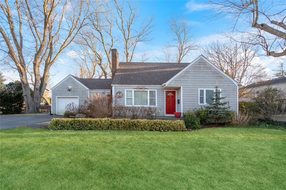 Unit for sale at 411 5th Avenue, Huntington, NY 11731