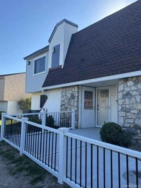 Unit for sale at 141 Pointe Circle N, Brookhaven, NY 11727