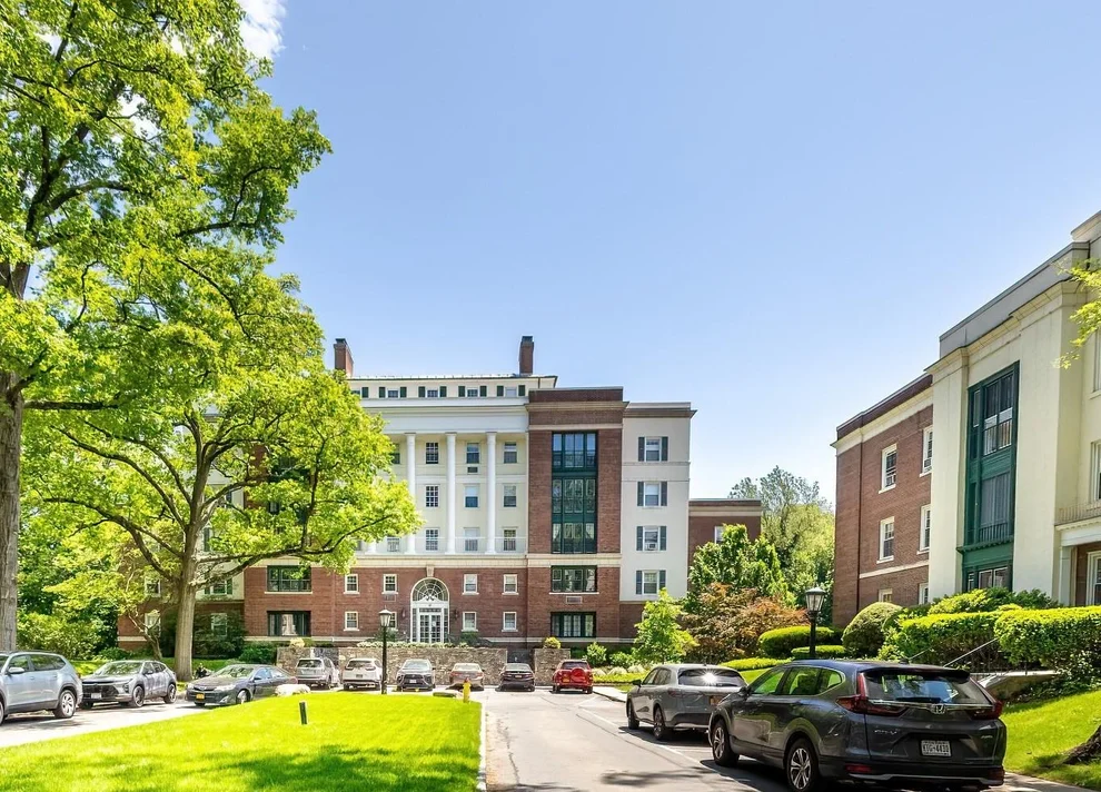 Unit for sale at 9 Brooklands, Yonkers, NY 10708
