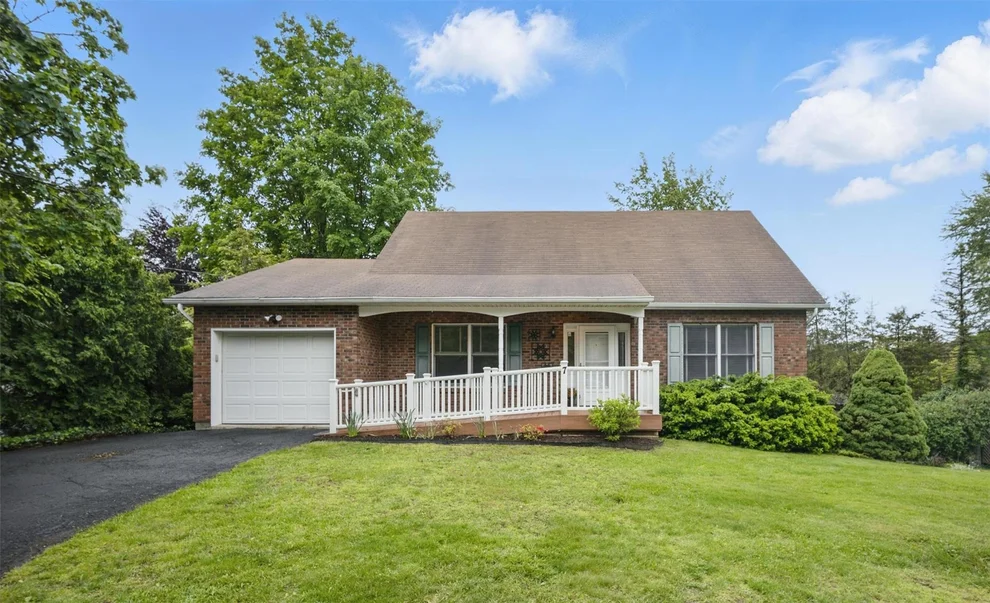 Unit for sale at 7 Mailler Avenue, Cornwall, NY 12518