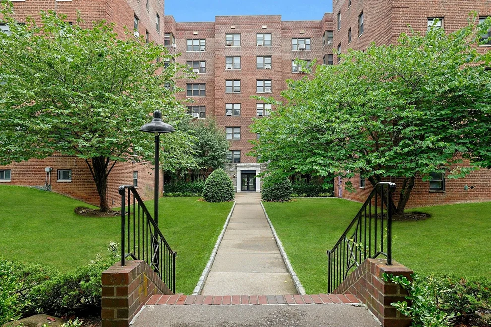 Unit for sale at 485 Lincoln Avenue, Mount Vernon, NY 10552