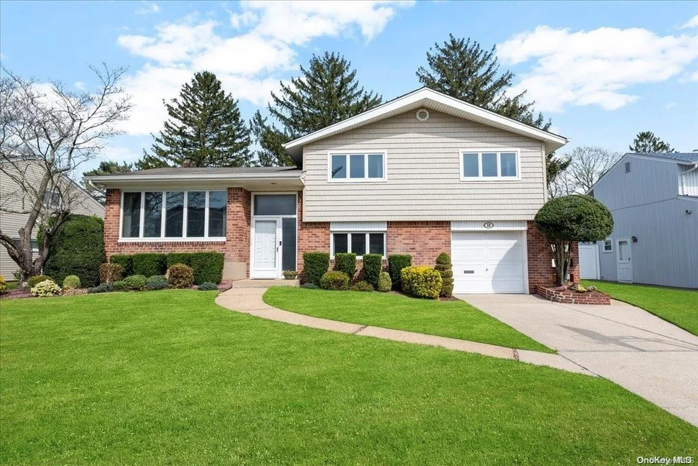 Unit for sale at 12 Shelter Hill Road, Oyster Bay, NY 11803