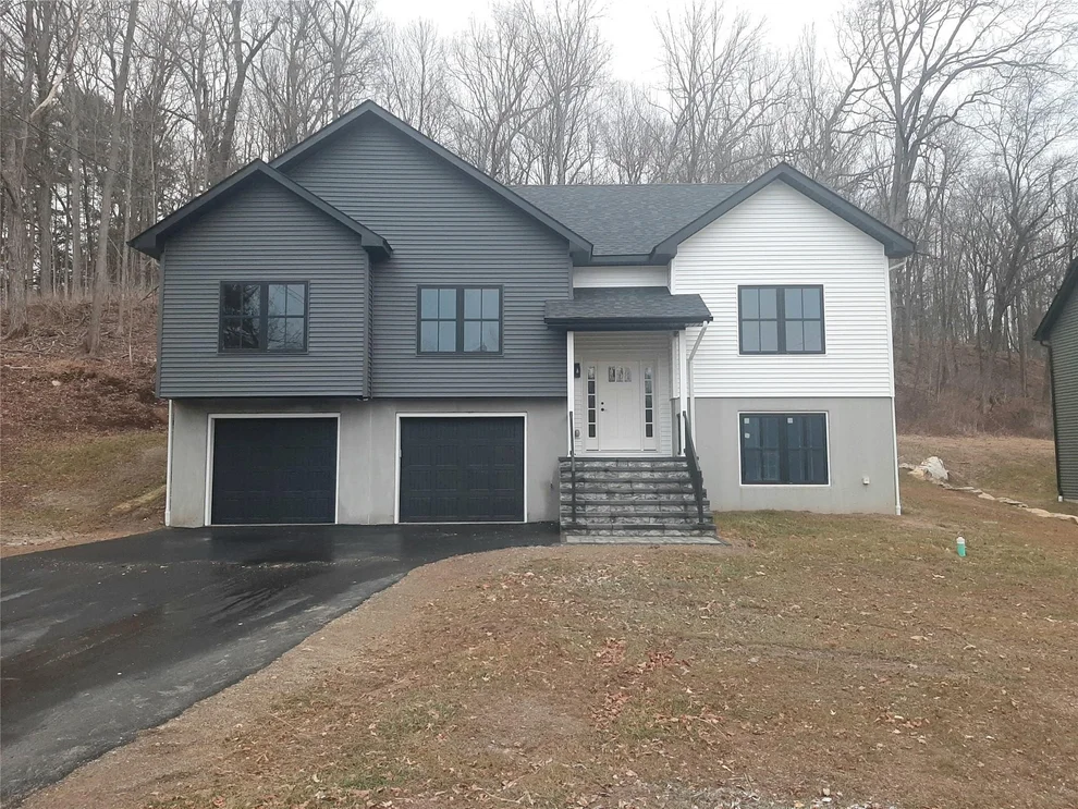 Unit for sale at 201 Rochdale Road, Poughkeepsie (Town), NY 12603