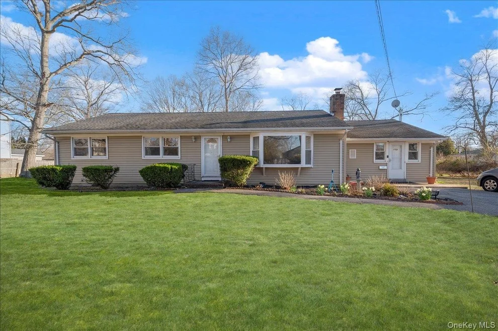 Unit for sale at 112 King Street, Islip, NY 11706