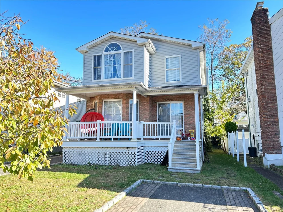 Unit for sale at 54 Firwood Road, North Hempstead, NY 11050