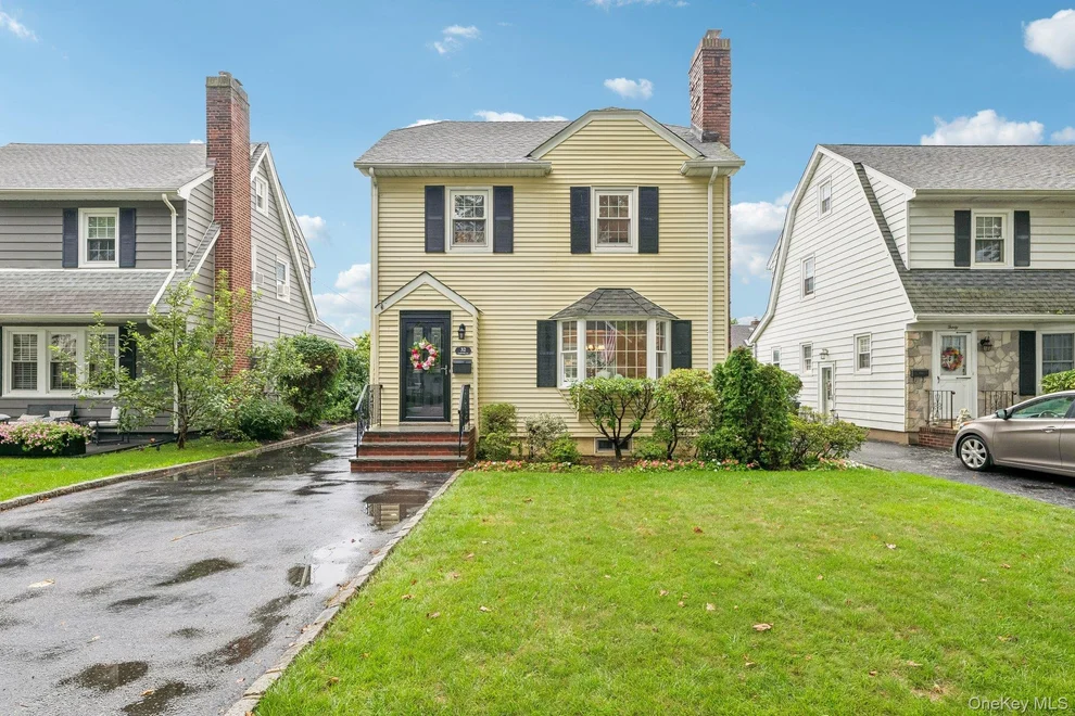 Unit for sale at 32 Cambridge Avenue, Hempstead, NY 11530
