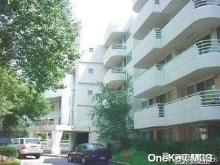 Unit for sale at 88 Cuttermill Road, North Hempstead, NY 11021