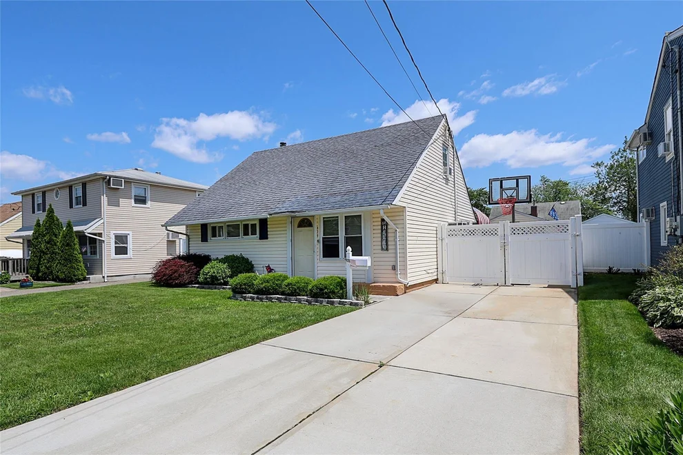 Unit for sale at 820 Mirabelle Avenue, Hempstead, NY 11590