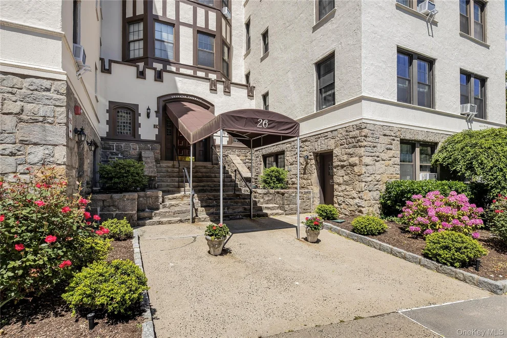 Unit for sale at 26 Pondfield Road W, Yonkers, NY 10708