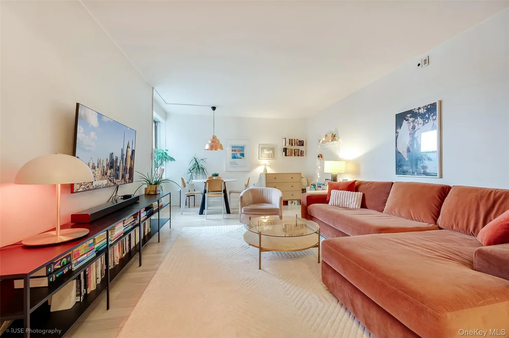 Unit for sale at 39-30 52nd Street, New York, NY 11377